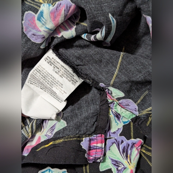 Vans Short Sleeve Black with Floral Pattern Button Down Shirt Size L - Picture 4 of 5